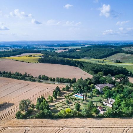 Bed and Breakfast Au Mas Des Calmettes Parisot  Экстерьер фото