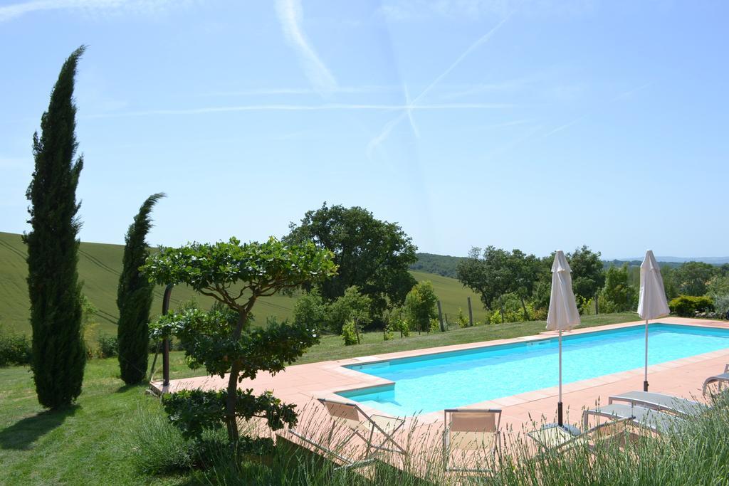 Bed and Breakfast Au Mas Des Calmettes Parisot  Экстерьер фото