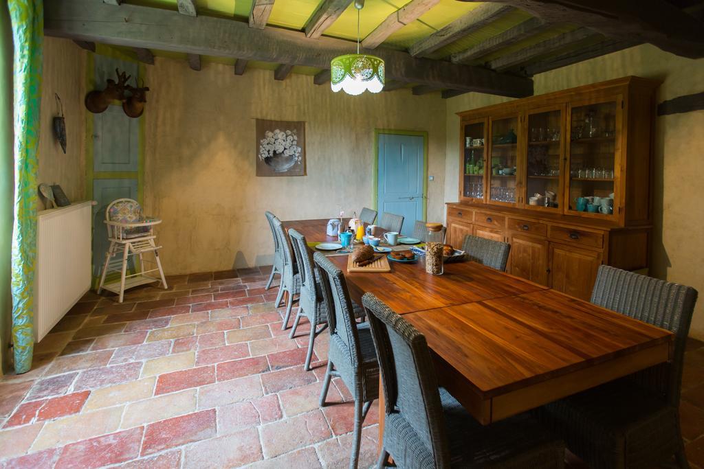 Bed and Breakfast Au Mas Des Calmettes Parisot  Экстерьер фото