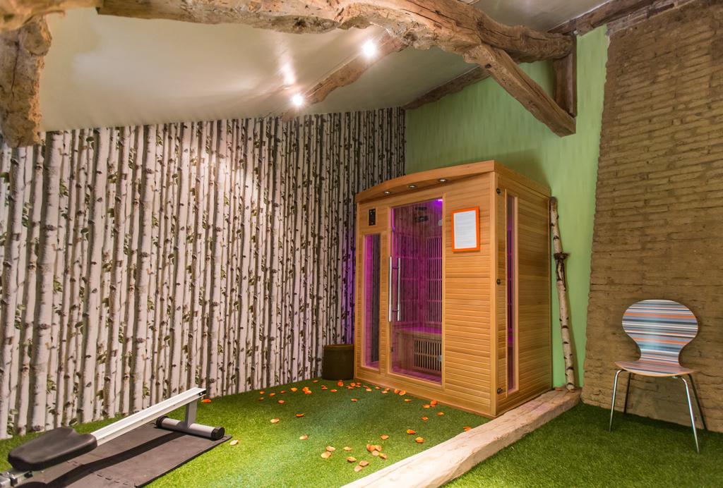 Bed and Breakfast Au Mas Des Calmettes Parisot  Экстерьер фото